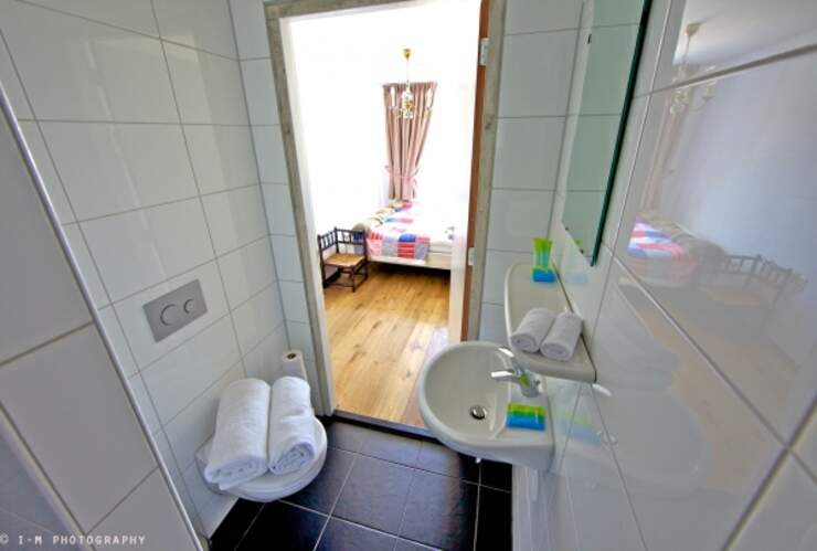 bathroom hostel cocomama netherland amsterdam