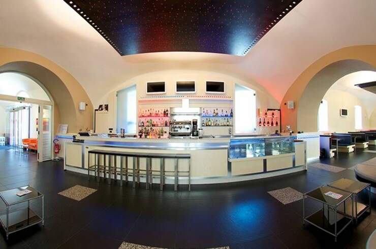 bar sorrento budget accommodation hostel