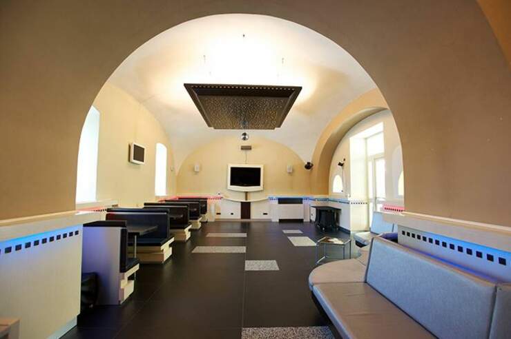 seven hostel bar sorrento