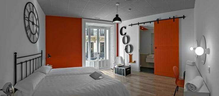 vacation madrid young student hostel
