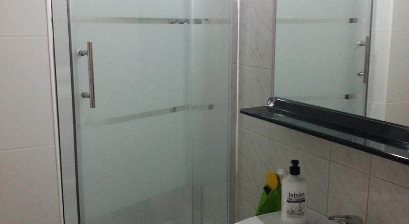 cheap barcelona accommodation hostel shared bathroom