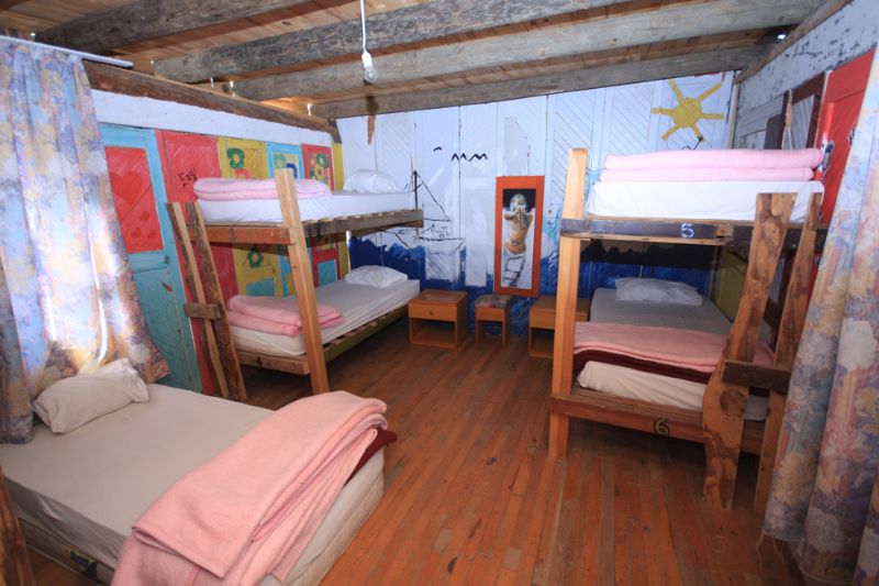 Kadirs Treehouses Dorm Room