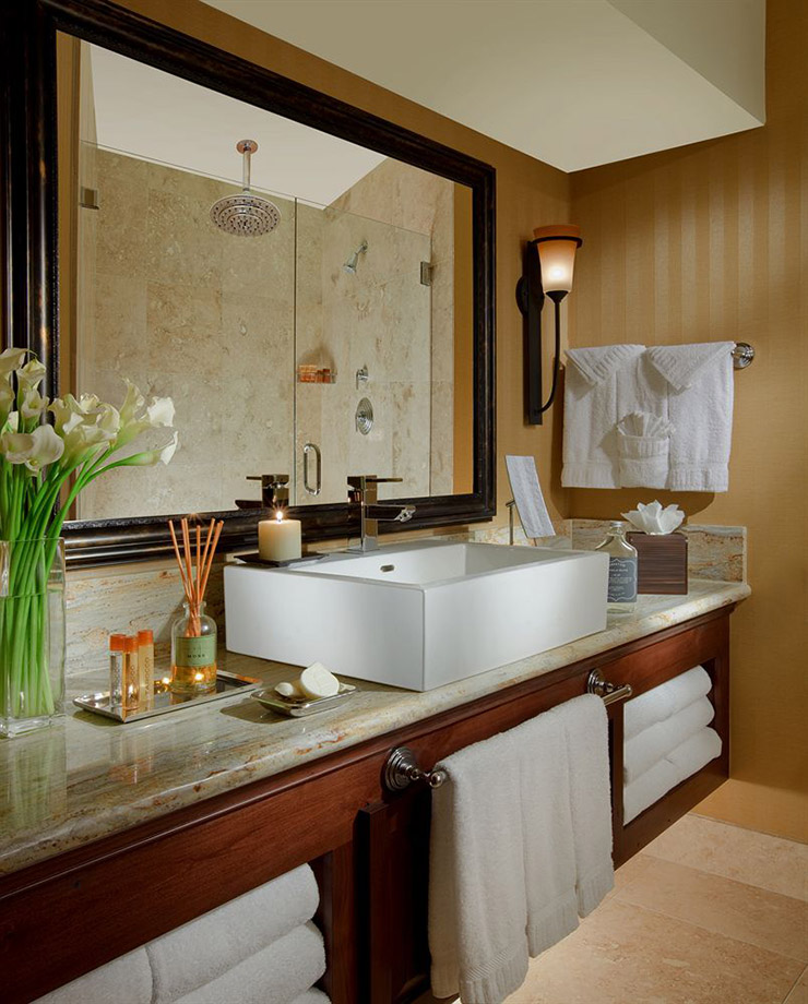 luxury bathroom hotel ensuite big mirror