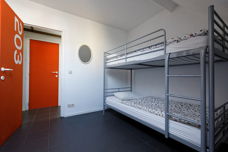 domr with bunk beds in hello hostel, belgium