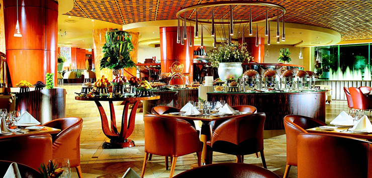 luxury hotel restaurant singapore fullerton 