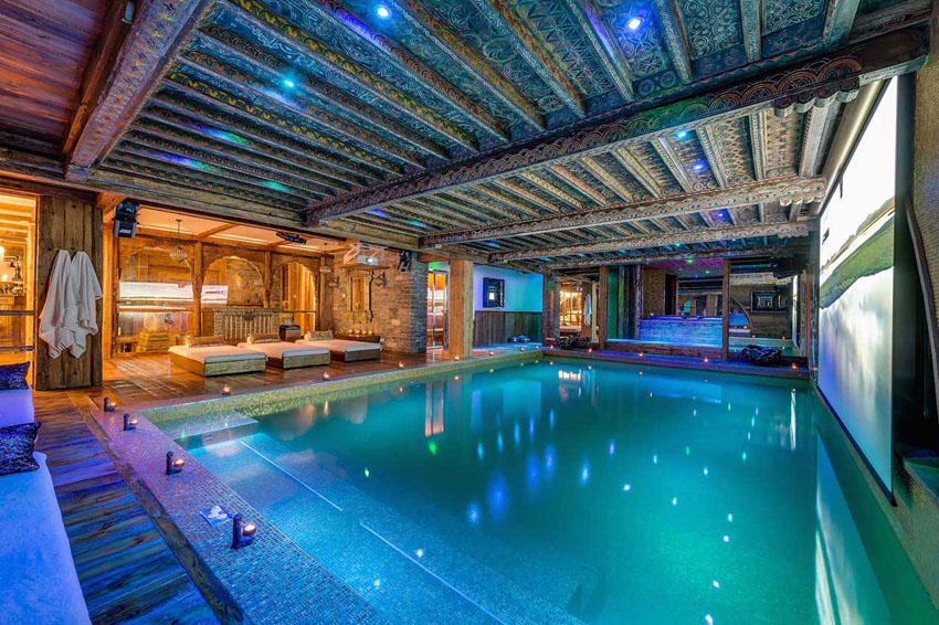 spa indoor heated pool luxury ski rental france