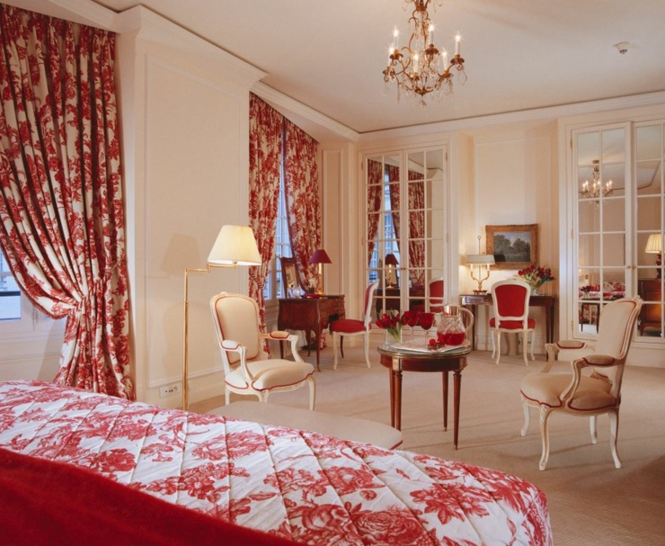 Classic stylish furnished suite Le bristol