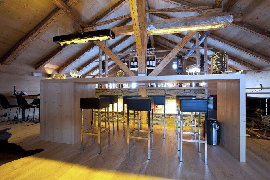 Enjoy Finest Drinks at WhitePod Resort Bar