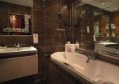 luxury, comfort bathroom with bathtub in the toren