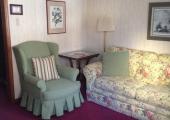 comfort guestroom with classic furniture