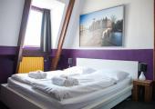 king sized bed couples room the flying pig hostel amsterdam