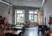 bar café restaurant Porto artistic creative eclectic touristic guesthouse
