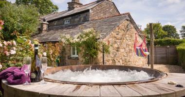 rustic cozy cottage to rent cornwall england